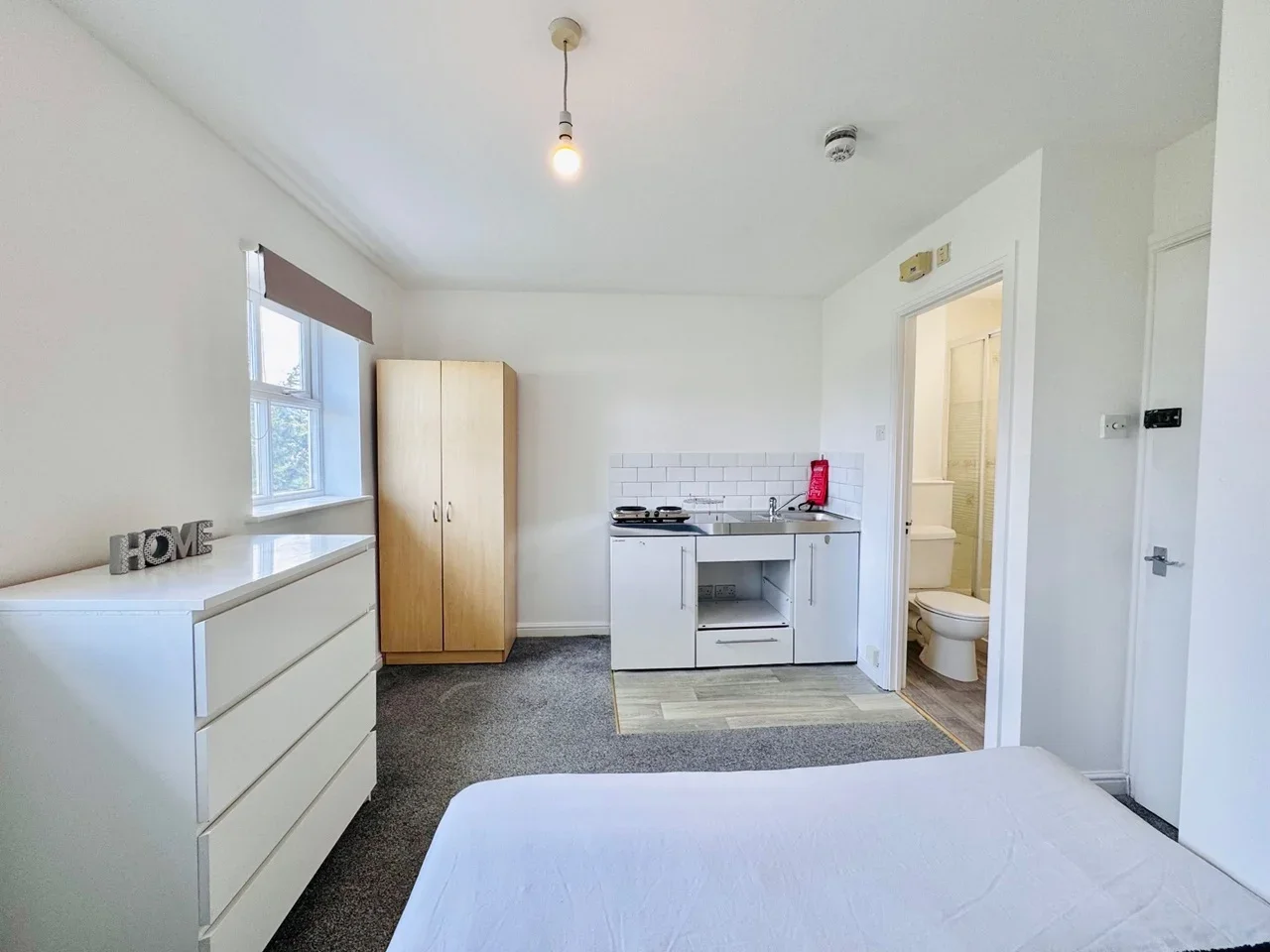 Flat Chamberlayne Avenue in Greater London