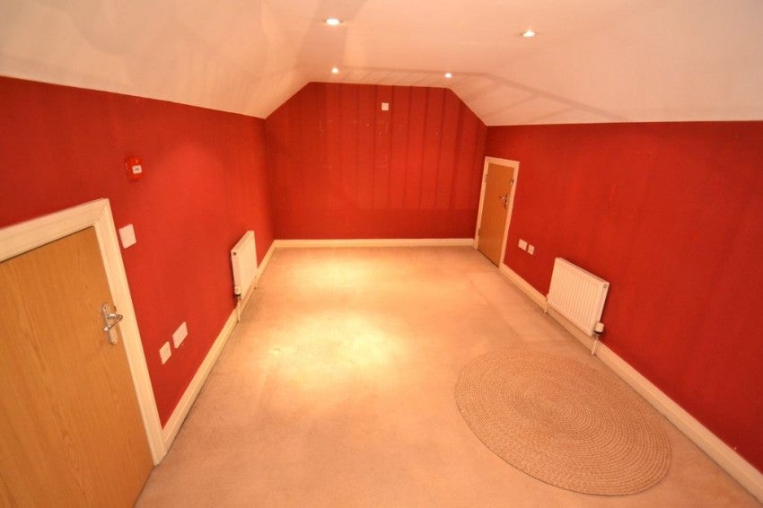 Flat Freelands Road in Greater London