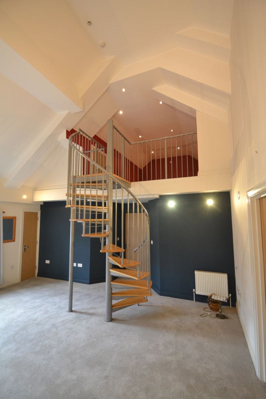 Flat Freelands Road in Greater London