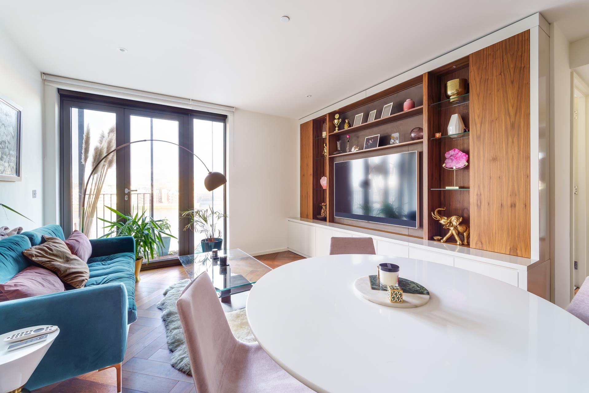 Flat New Mill Road in Greater London