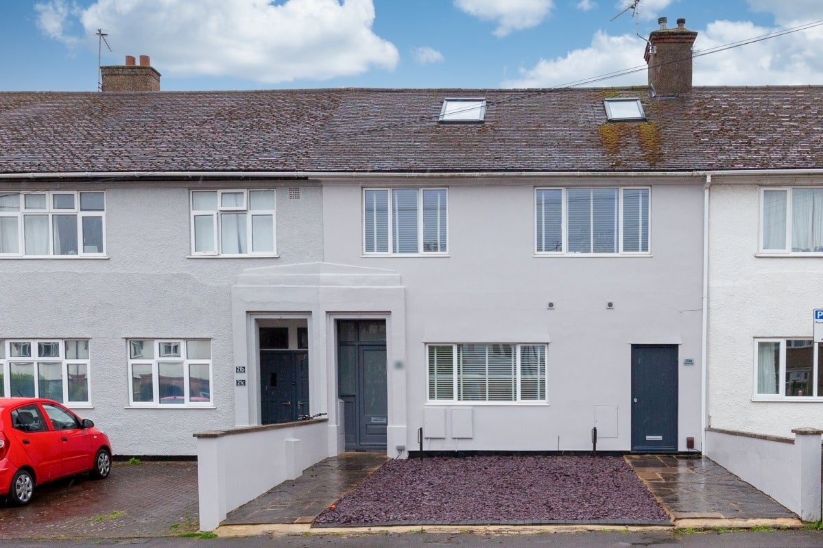Flat Wharton Road in Oxford