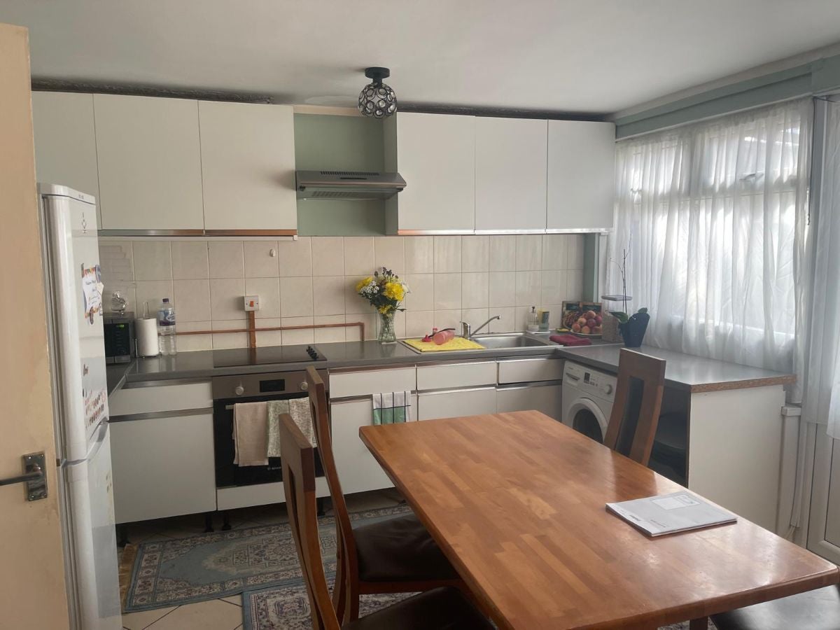 House Percival Avenue in Greater London