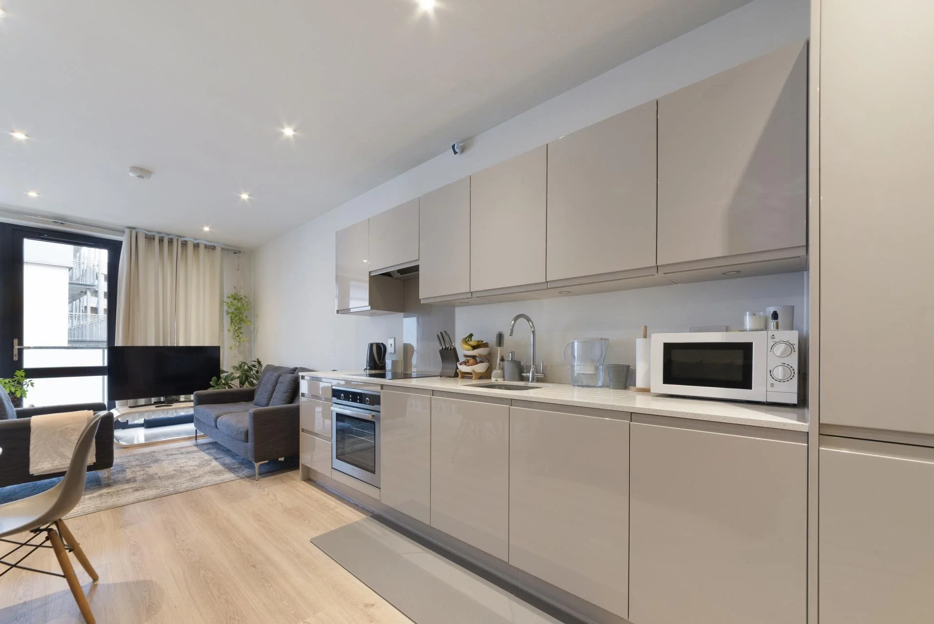 Flat New Village Avenue in Greater London