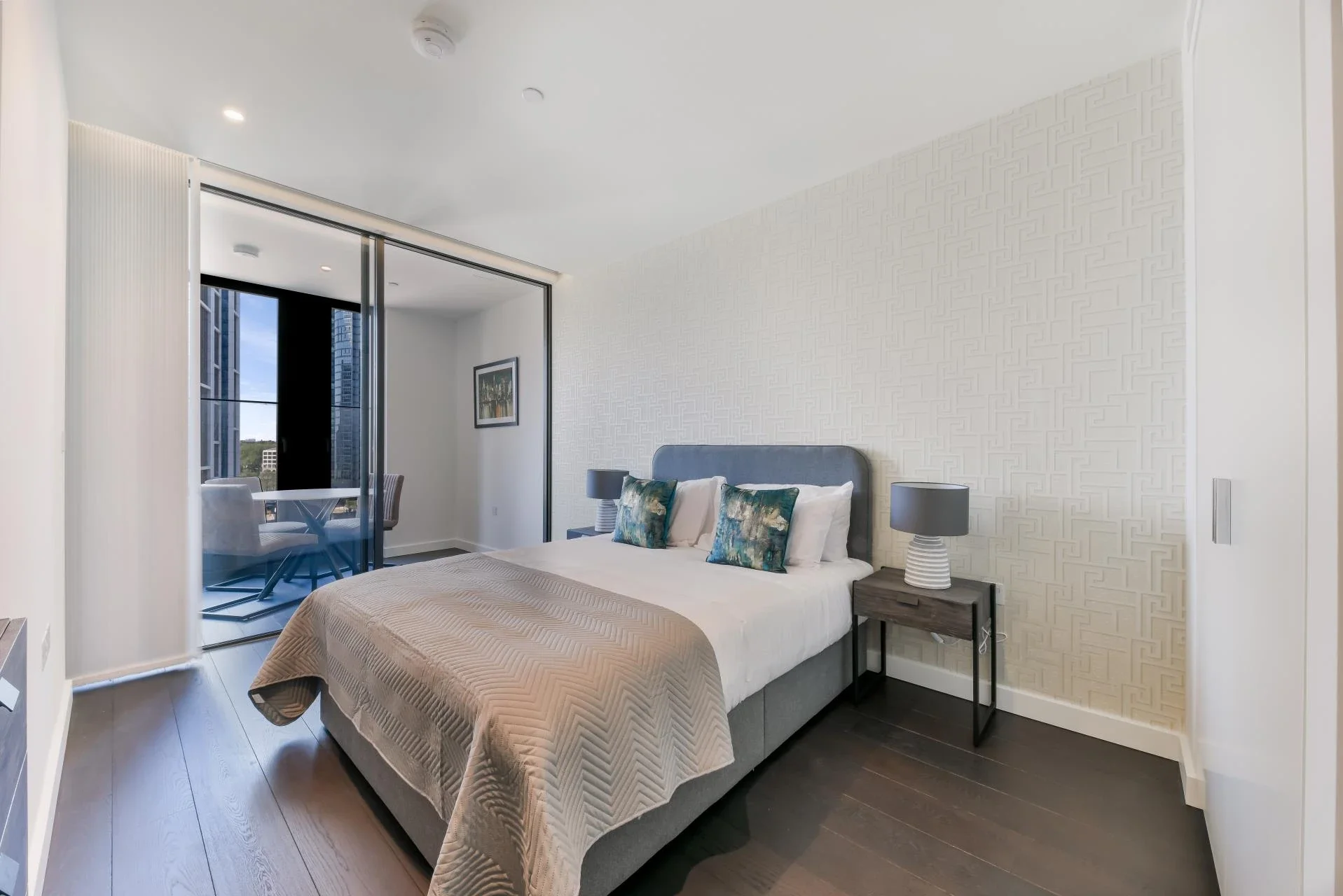 Flat Pascal Square in Greater London