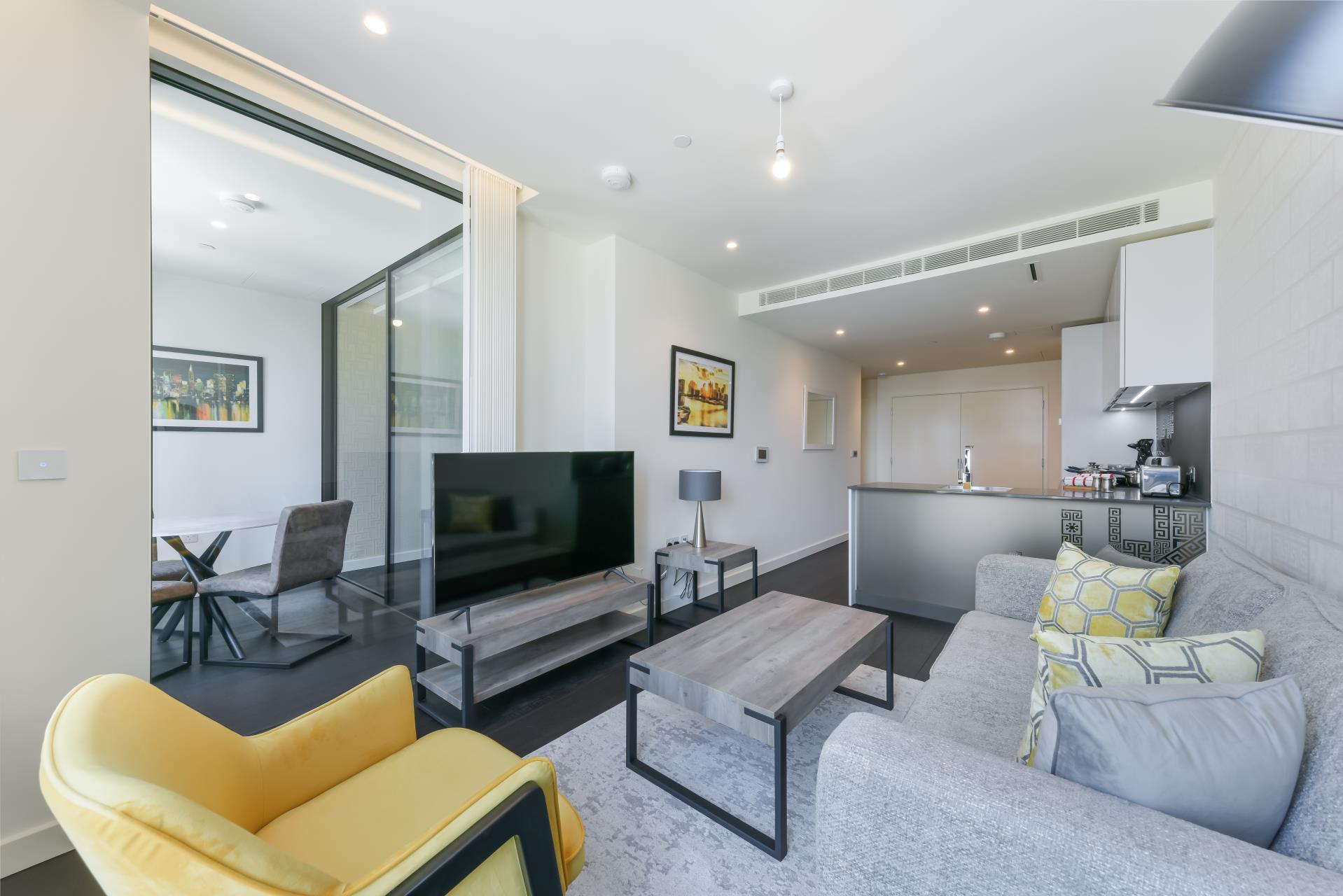 Flat Pascal Square in Greater London