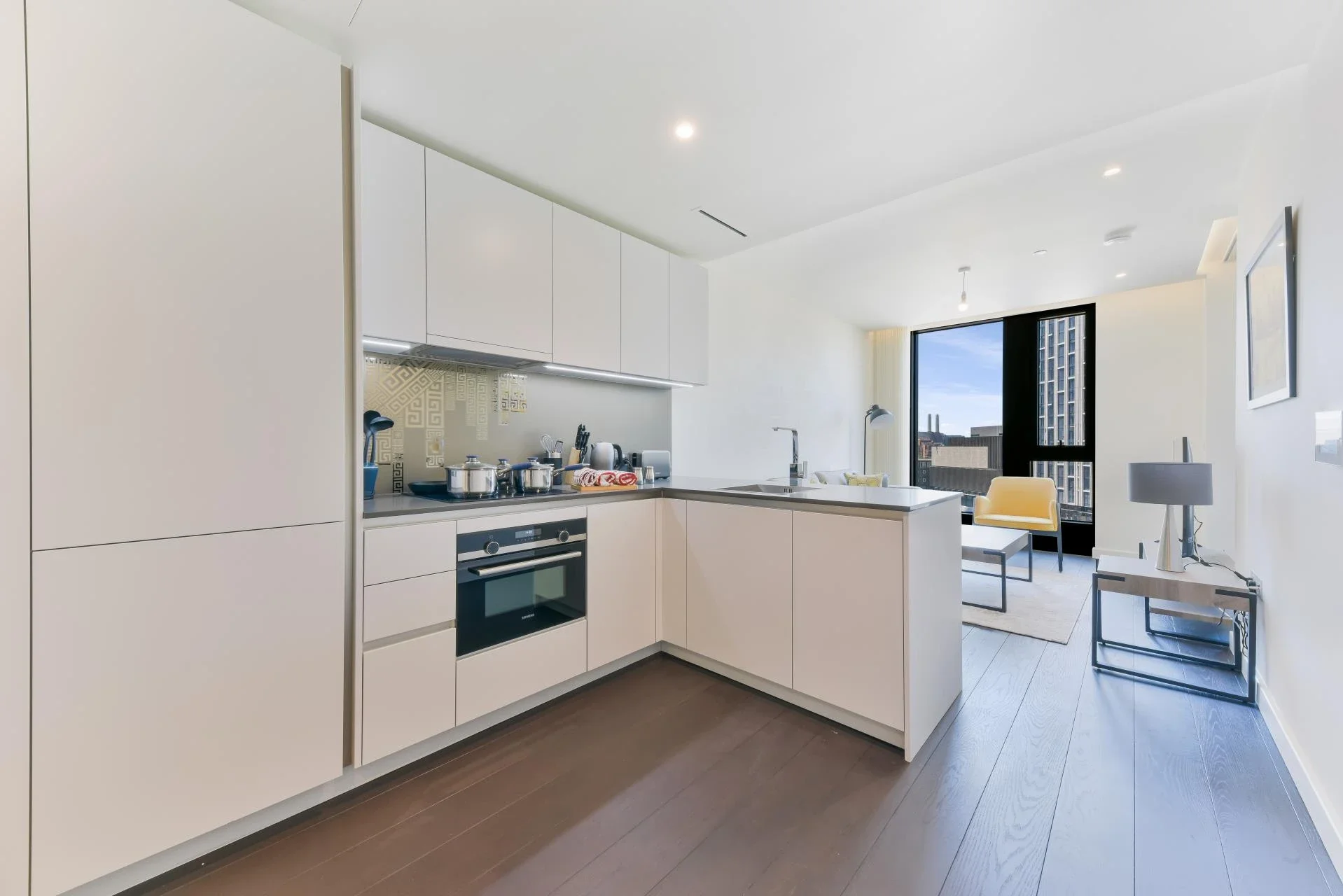 Flat Pascal Square in Greater London