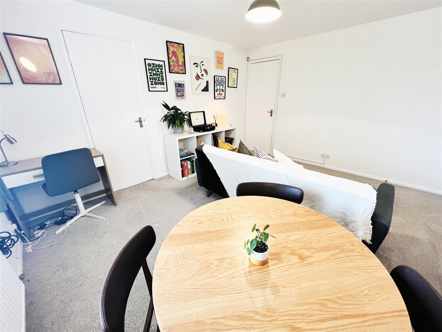 Flat Upper Rodley Lane in Leeds