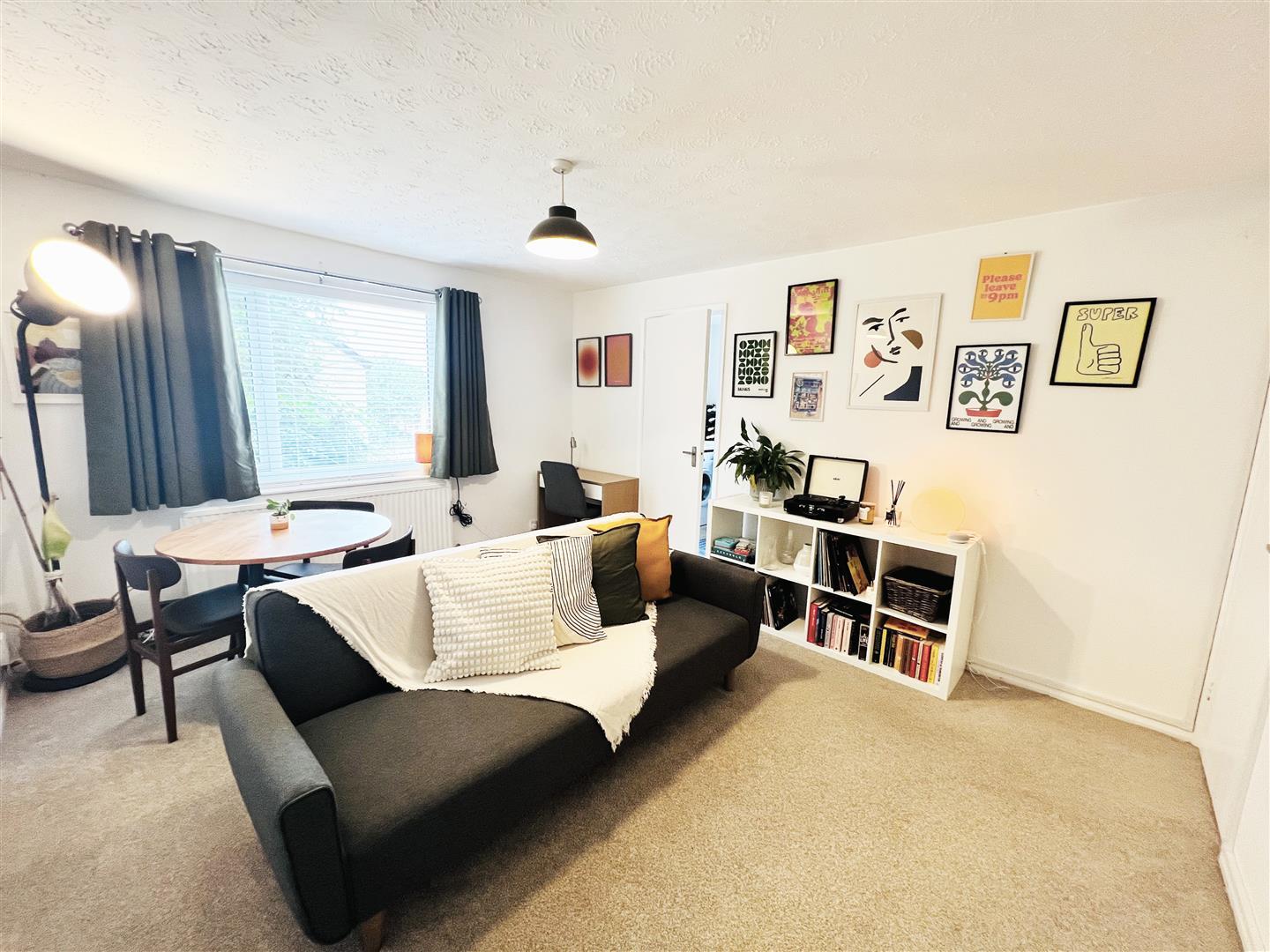 Flat Upper Rodley Lane in Leeds
