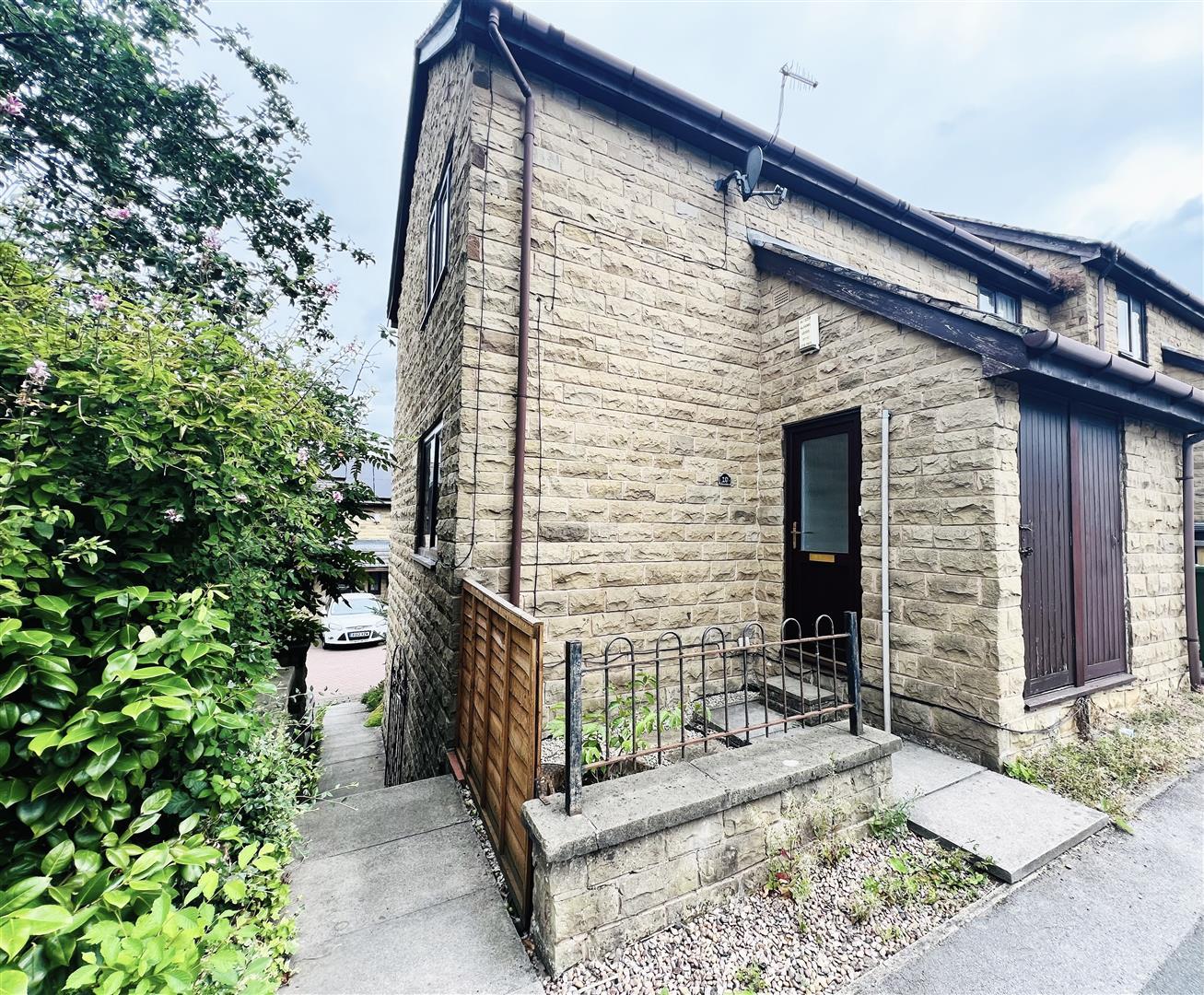 Flat Upper Rodley Lane in Leeds