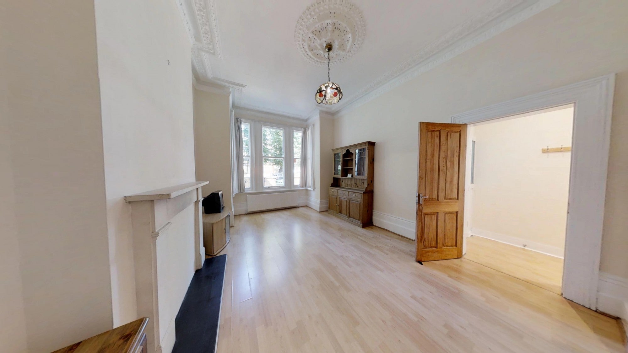Flat Avenue Gardens in Greater London