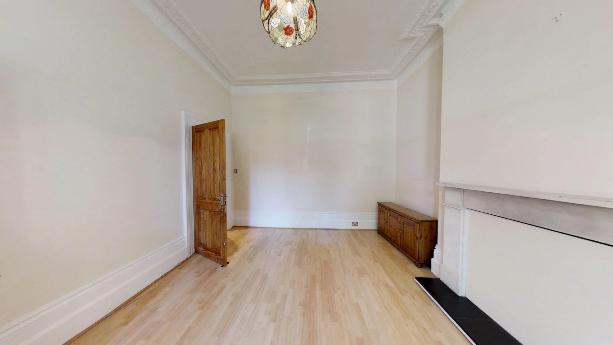 Flat Avenue Gardens in Greater London