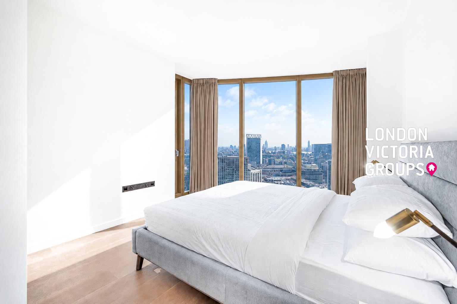Flat Park Drive in Greater London