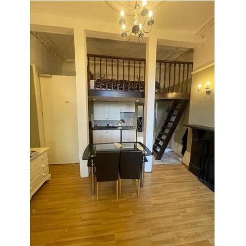 Room Holland Road in Greater London