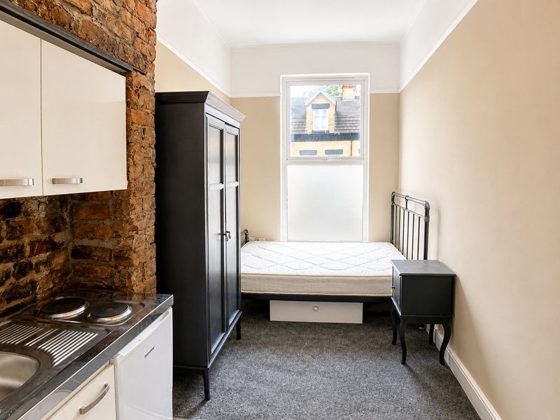 Room Prescot Road in Liverpool