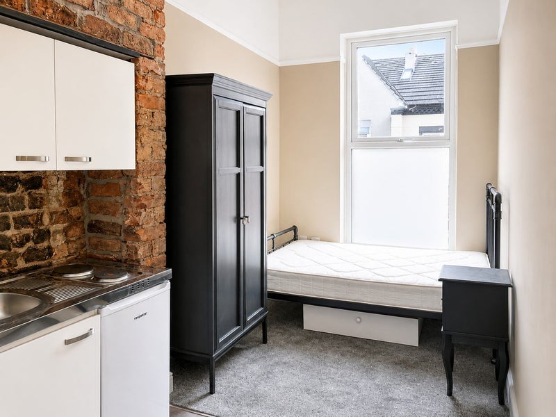 Room Prescot Road in Liverpool