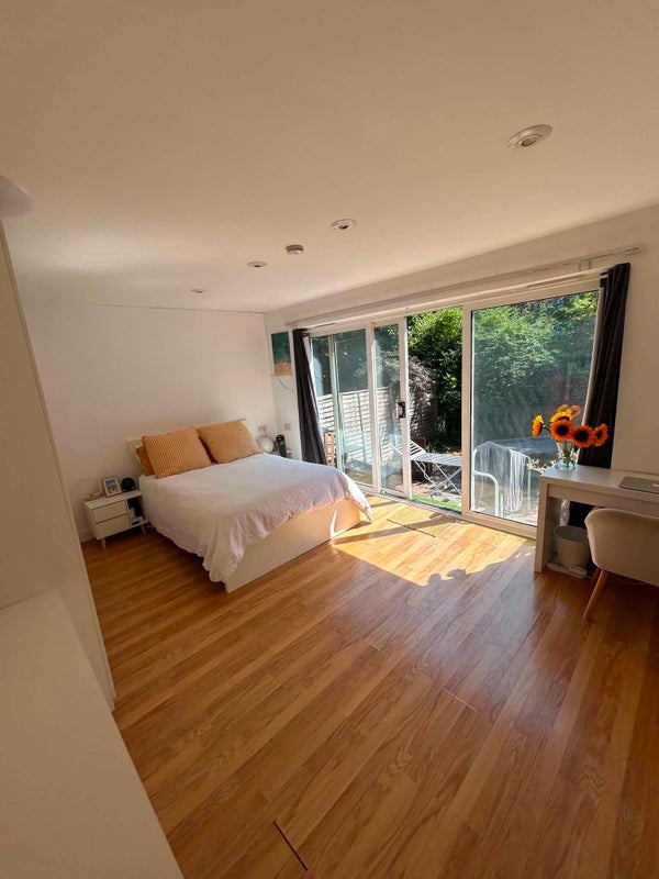 Room Birchmore Walk in Greater London