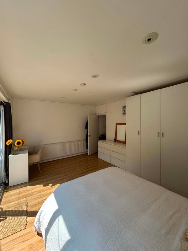 Room Birchmore Walk in Greater London
