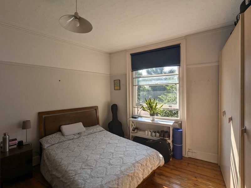 Room Cunnington Street in Greater London