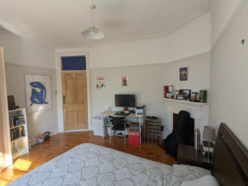 Room Cunnington Street in Greater London