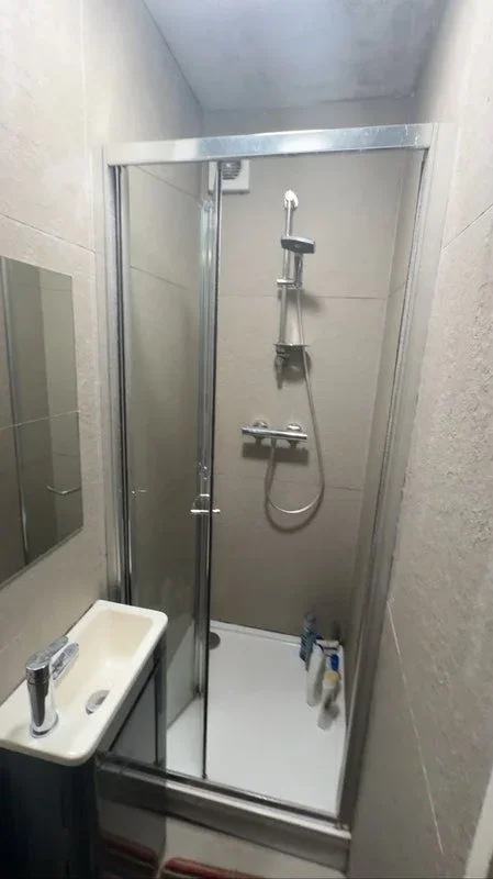 Room Barringer Square in Greater London