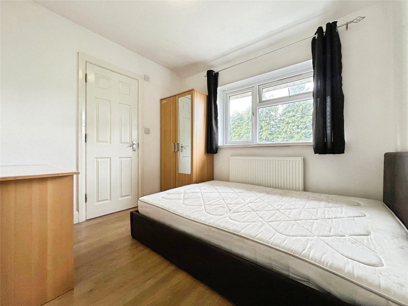 Room Bond Street in Borough of Runnymede