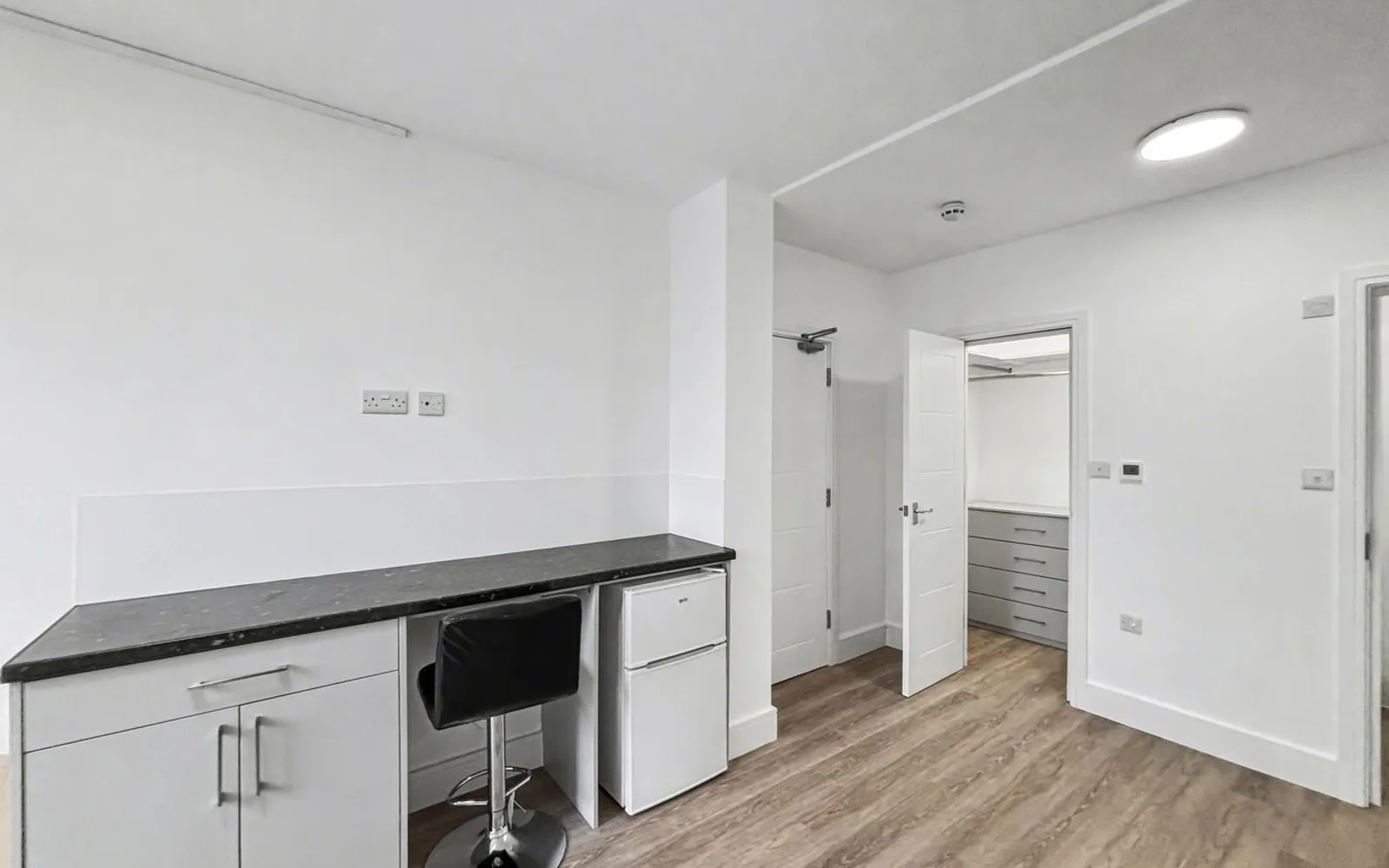Room Kenton Road in Greater London
