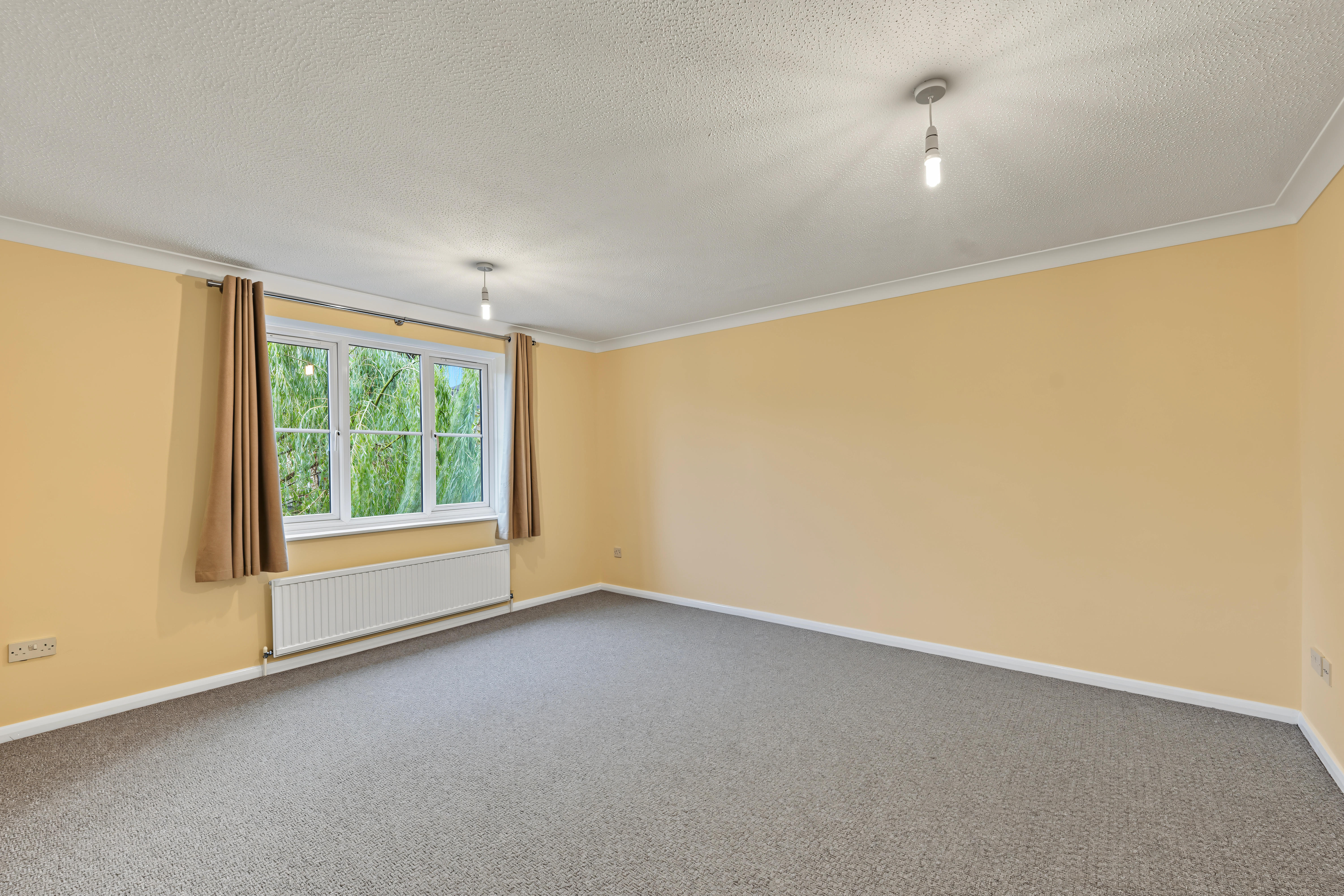 Flat Yeomanry Close in Epsom and Ewell