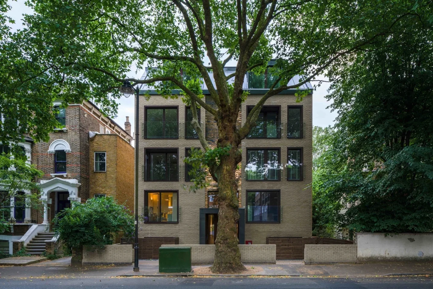 Flat Grosvenor Avenue in Greater London