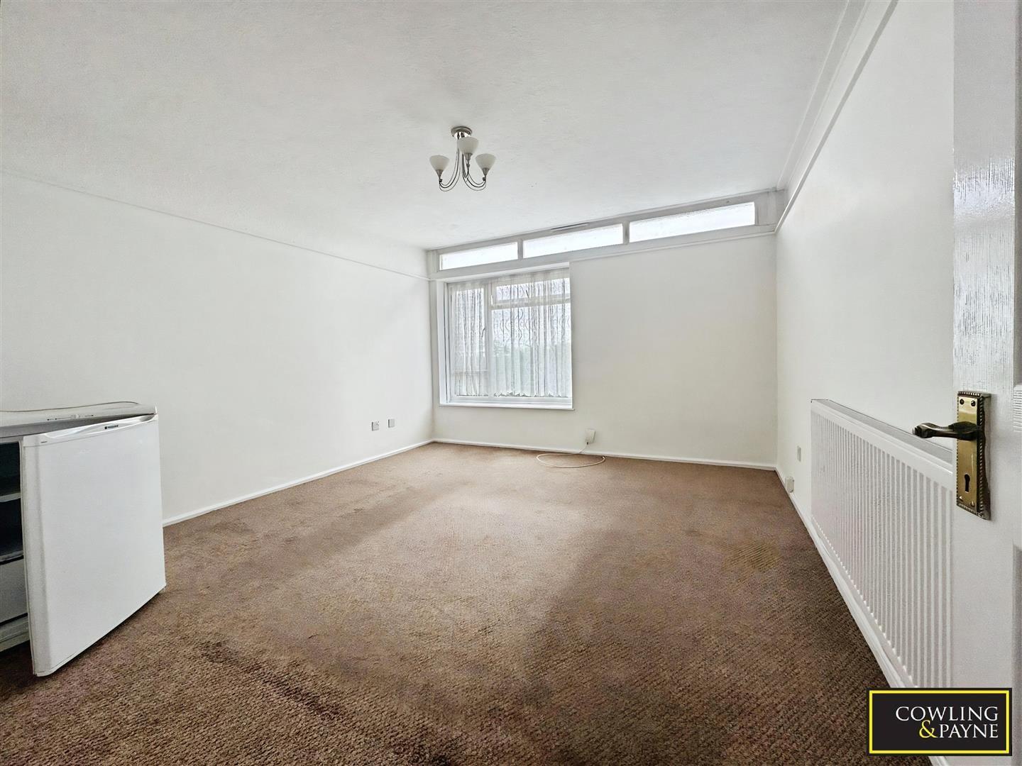 Flat Melbourne Path in Basildon
