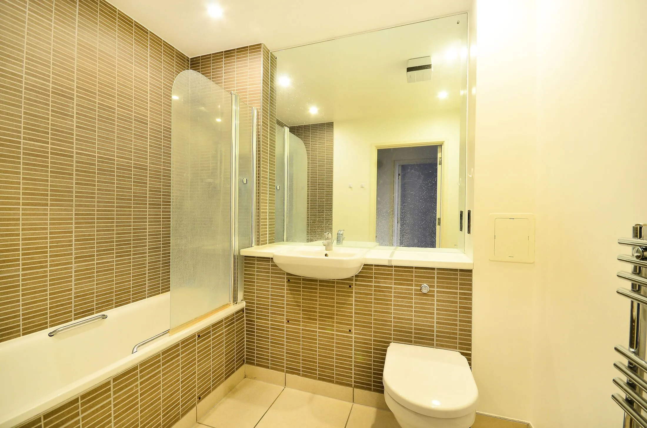 Flat Park Village East in Greater London