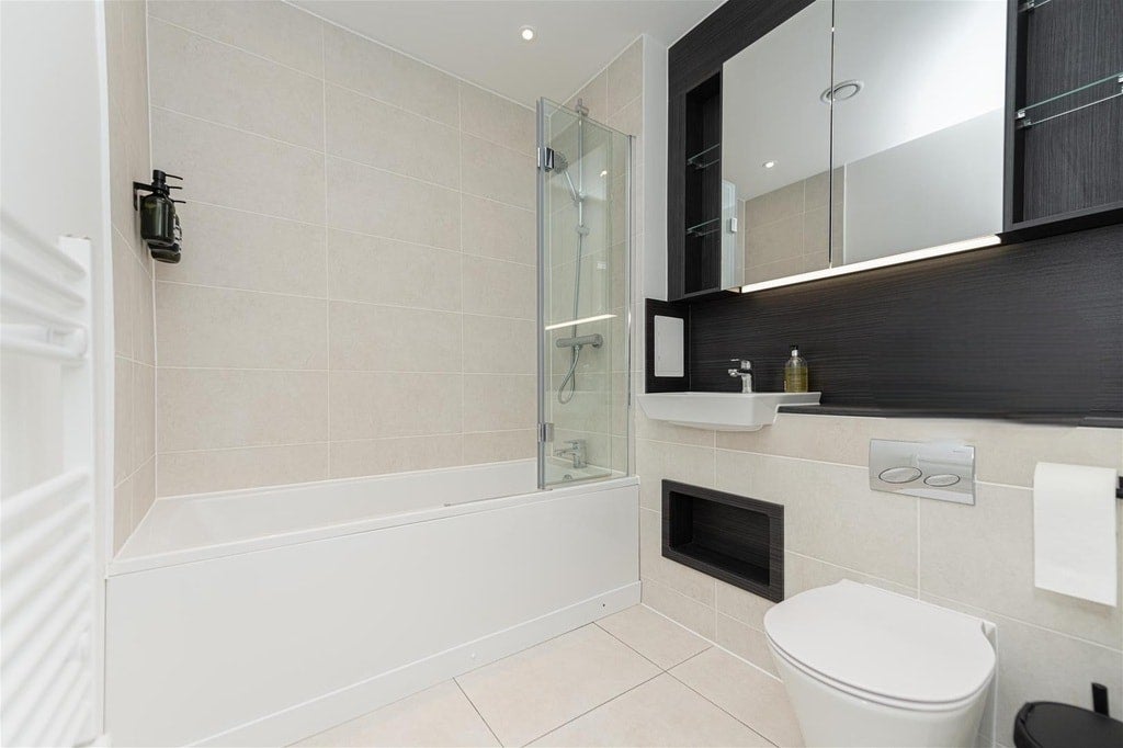 Flat East Acton Lane in Greater London