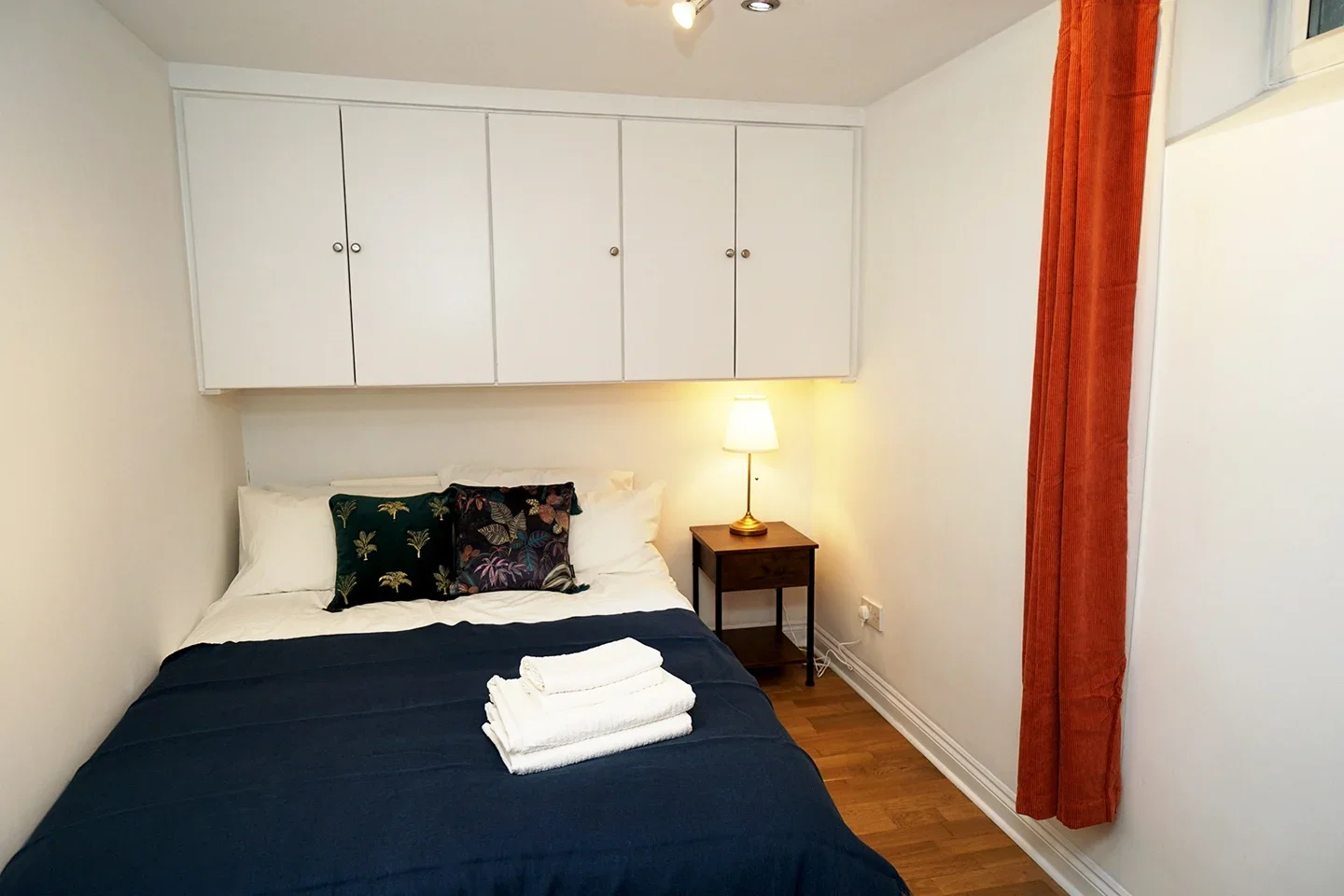 Flat Essex Road in Greater London