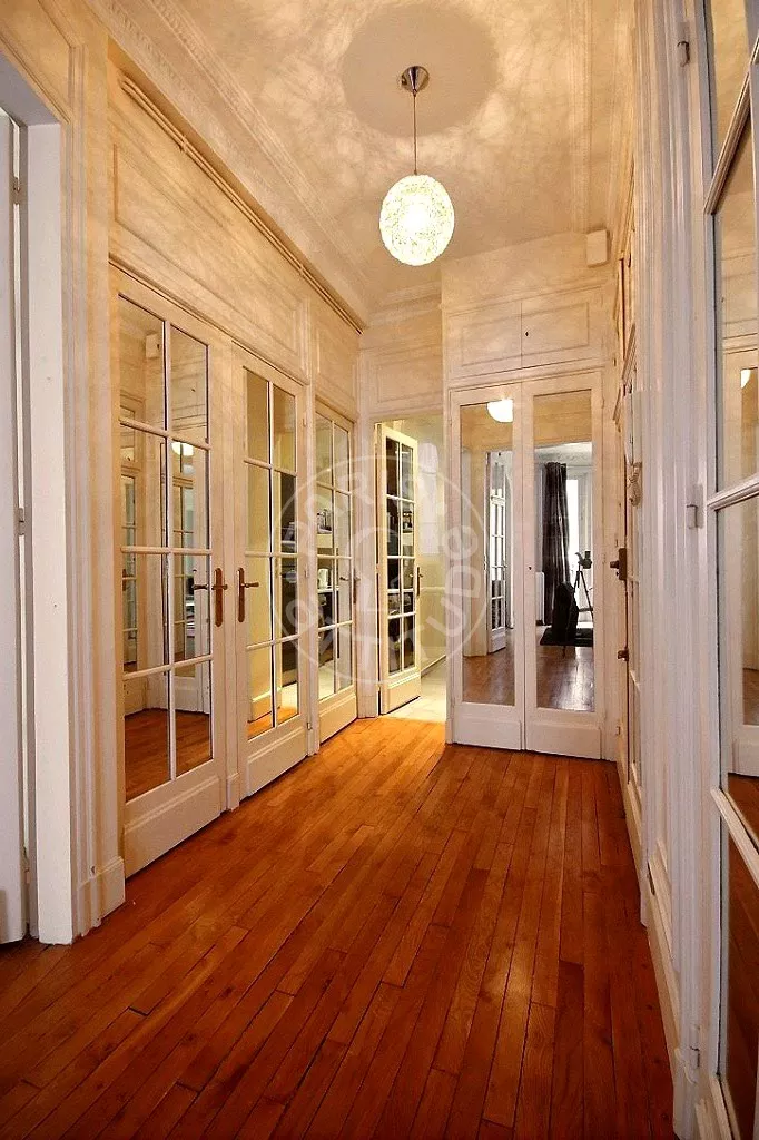 Appartement Rue Raynouard à Paris