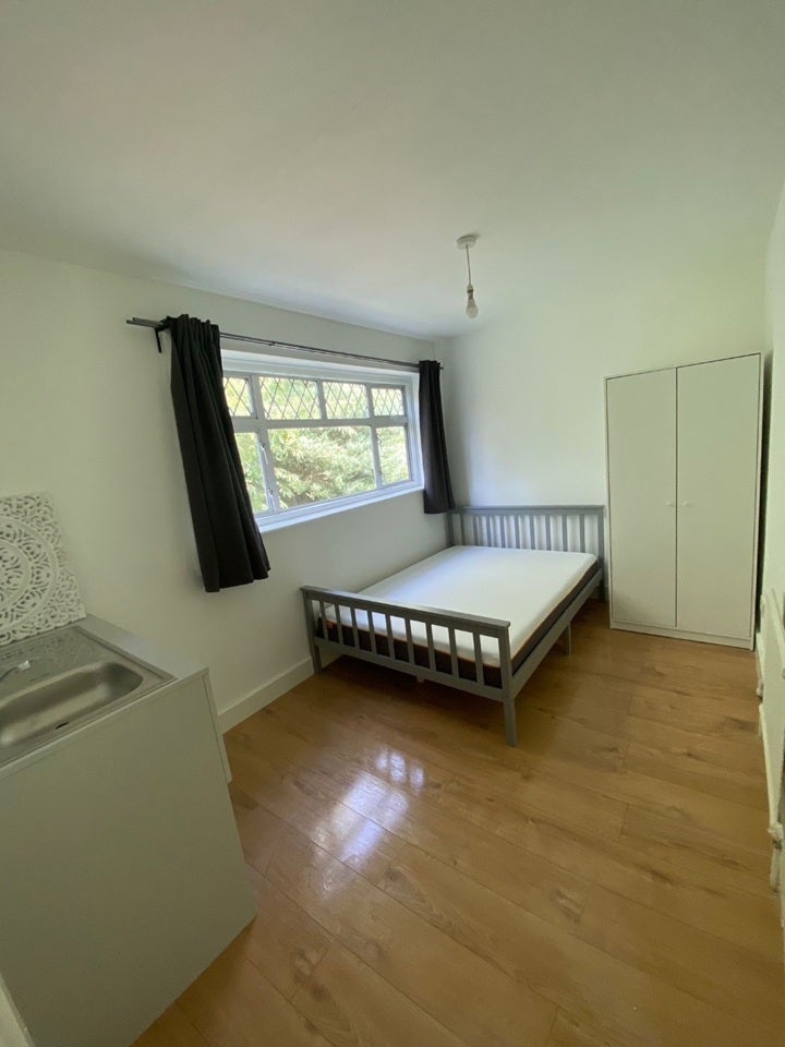 Room Linmere Walk in Dunstable