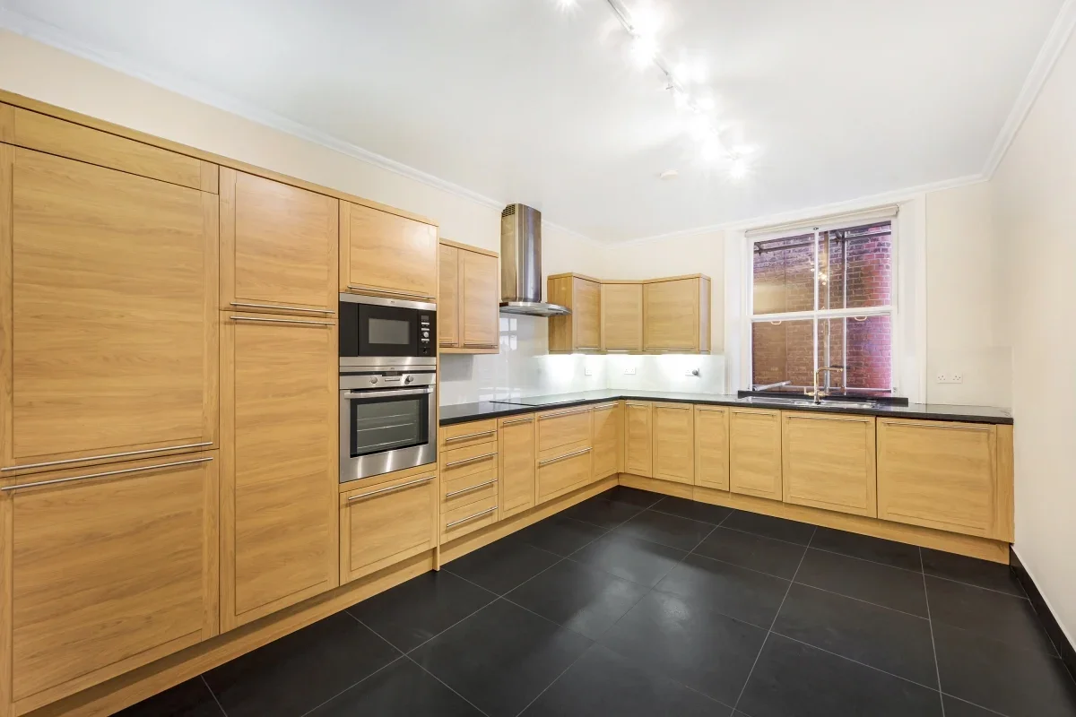 Flat De Vere Gardens in Greater London