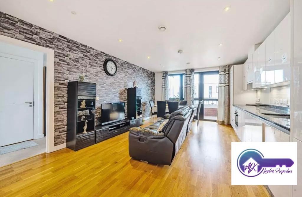 Flat Mirabelle Gardens in Greater London