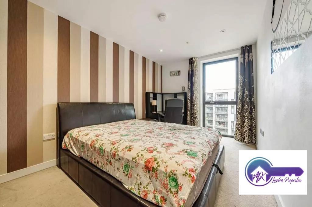 Flat Mirabelle Gardens in Greater London