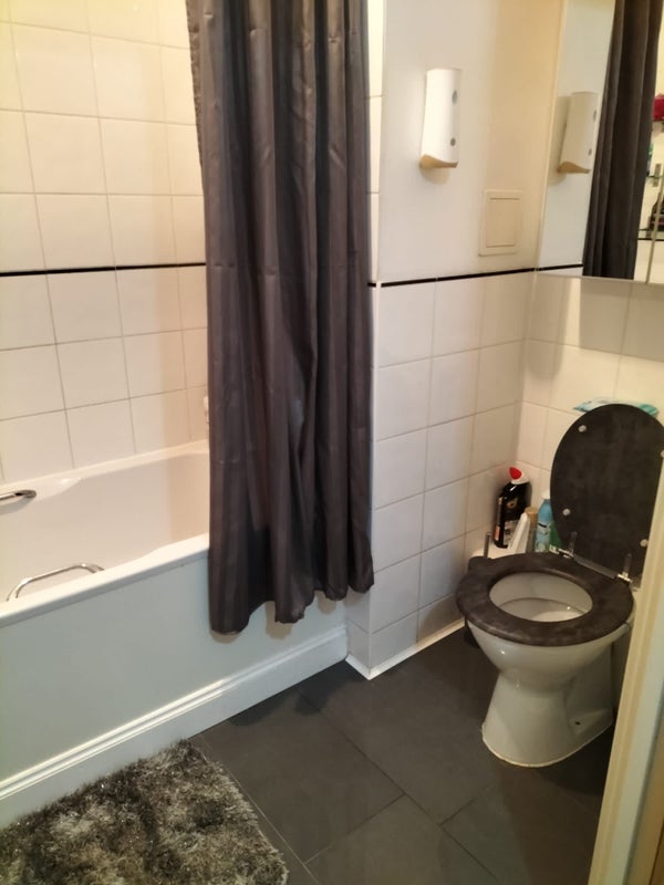 Room London Road in Greater London