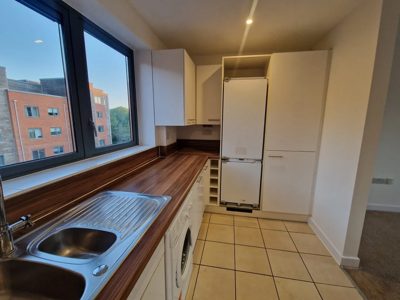 Flat Lanesborough Way in Greater London