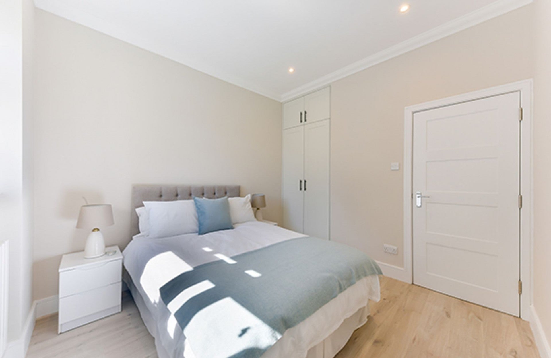 Flat Jerdan Place in Greater London
