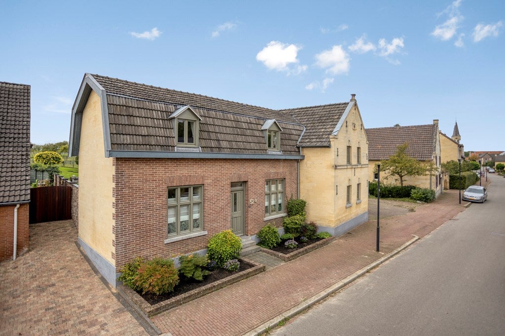 Huis Scheulderdorpsstraat 52 A in Scheulder