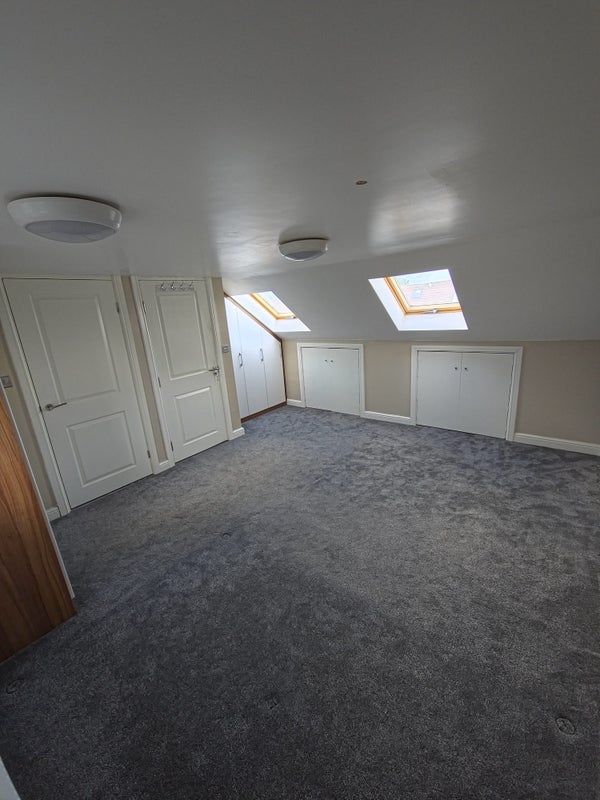 Room Bradley Road in Slough