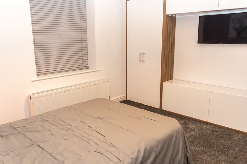 Room Richmond Road in Cardiff