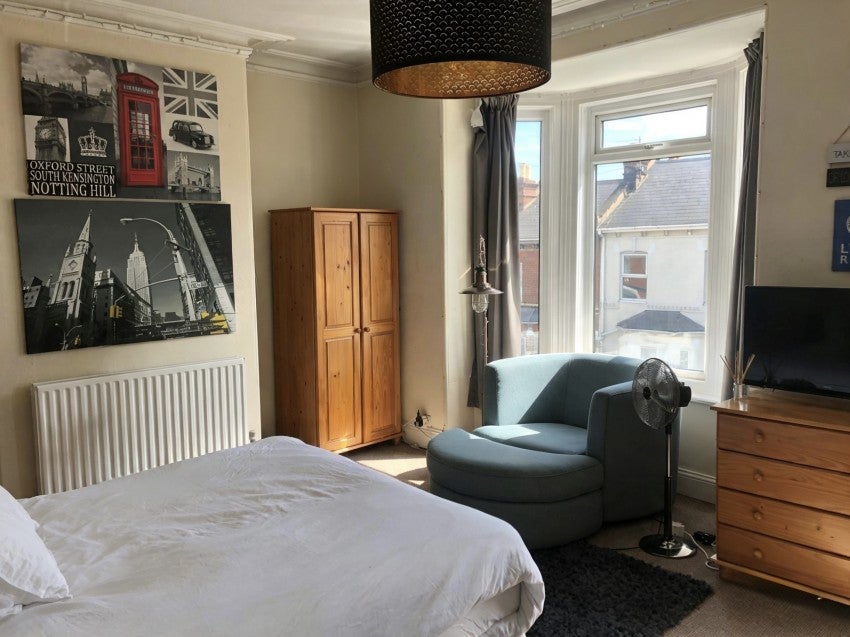 Room Pinhoe Road in Exeter