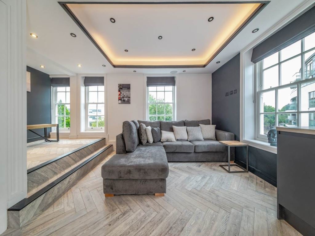 Flat Provence Street in Greater London