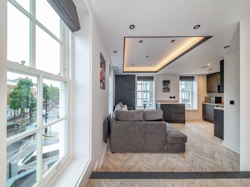 Flat Provence Street in Greater London