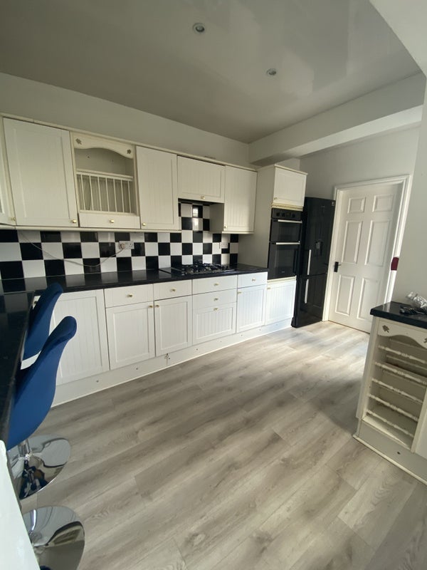 Room Hasland Road in Chesterfield