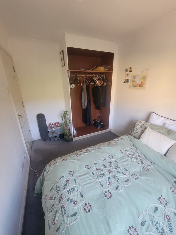 Room Fowey Close in Greater London