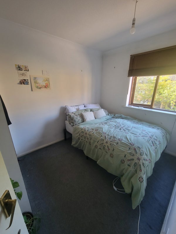 Room Fowey Close in Greater London