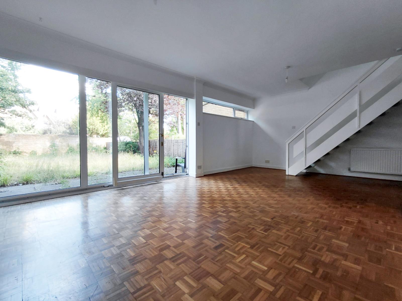 House The Knoll in Greater London